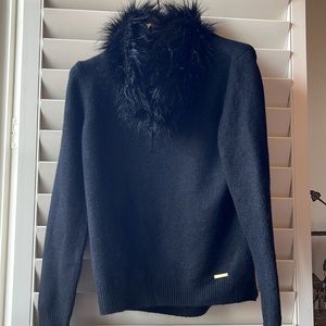 Michael Kors Black soft pullover sweater faux fur collar removal size S.